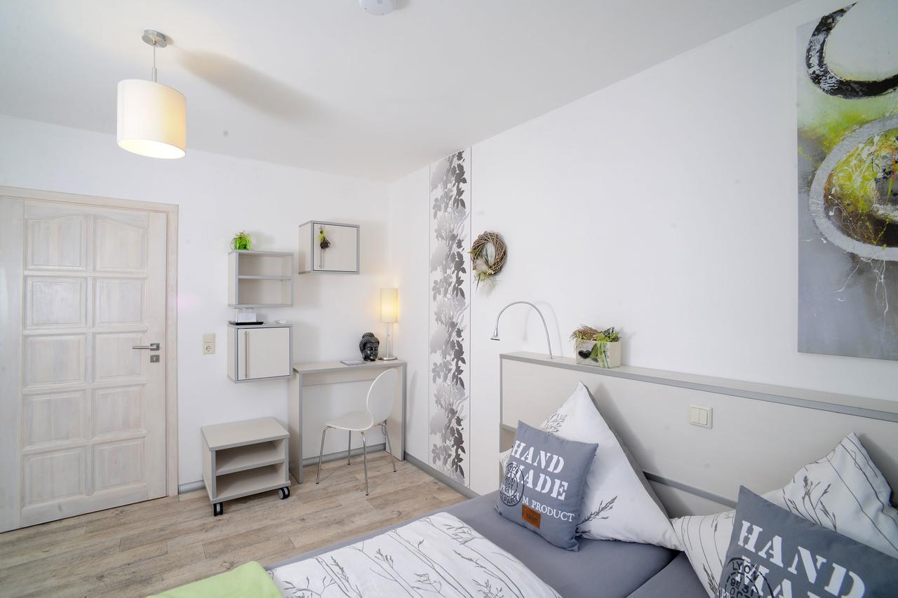 Gutshof Zum Adlernest Hotel Arnsnesta Екстериор снимка